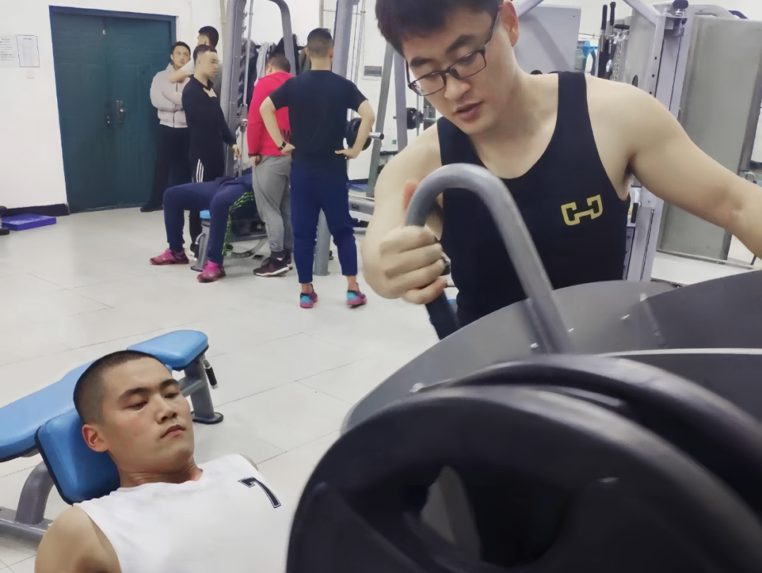 上海学健身教练的学校怎么选？权威机构盘点与避坑指南奉上